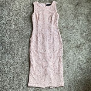 Ivanka Trump in pink lace 💗